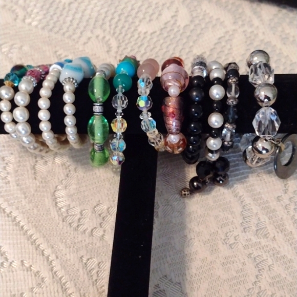 12 HANDMADE REPURPOSED Bundle of Vintage, Glass Bead & Pearl Stretch Bracelets!! - Picture 5 of 10